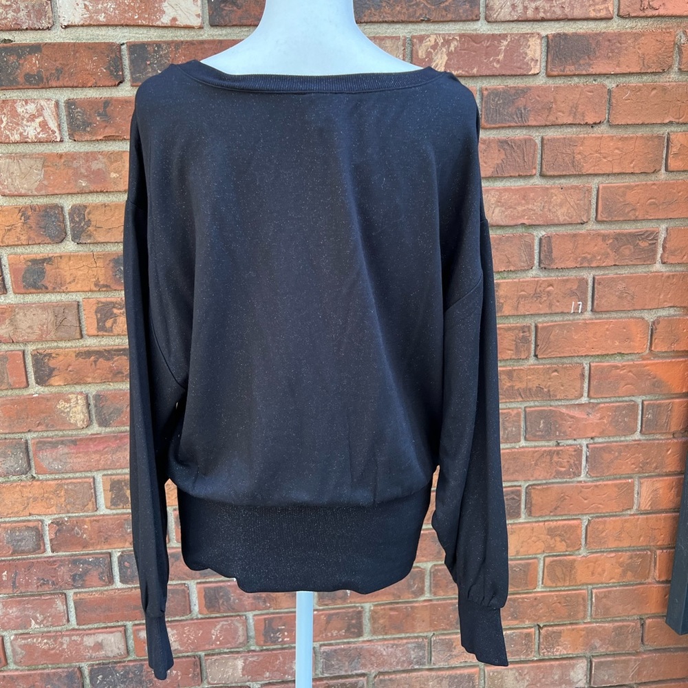 🆕 EXPRESS TOP - Picture 4 of 7